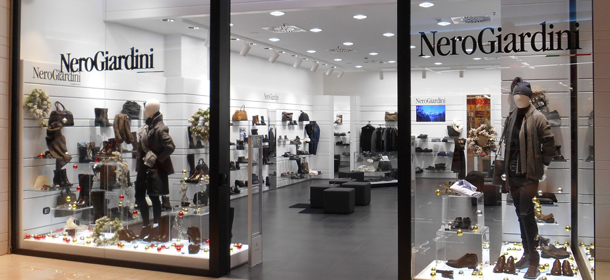 Nero Giardini pdv Roma - interno