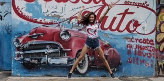 Melita Toniolo: la collezione di T-shirt ispirate ai suoi tatuaggi [FOTO]