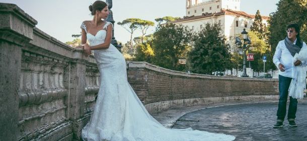 Bianca Balti, sposa sensuale ed elegante per Alessandro Angelozzi Couture [FOTO]