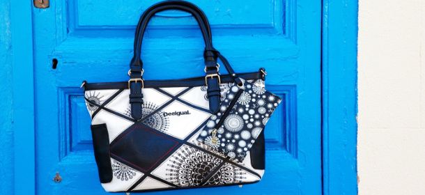 Desigual, le borse dell'autunno: estrose, effetto peluche e colorate [FOTO]