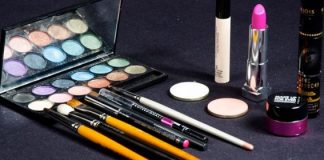 Make up: i 10 trucchi che non possono mancare dal tuo beauty case