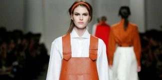 Fendi, Fashion Week: modelli rigidi e costruzioni a pannelli per la collezione disegnata da Lagerfeld