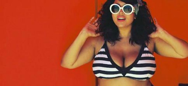 Arriva il "Fatkini", il bikini pensato da una curvy per le curvy. Moda plus size sulla spiaggia