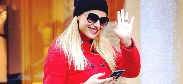 Il look di Michelle Hunziker: mamma a caccia di shopping [FOTO]