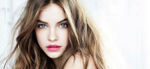 Tendenze capelli: bedhead, il mosso spettinato ad arte [VIDEO]