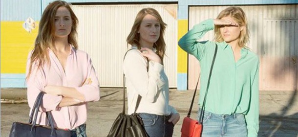 Le figlie di Maryl Streep testimonial di Clare Vivier: jeans, camicia e normalità