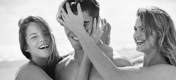 Abercrombie cambia strategia: basta commessi-modelli negli store. E non solo