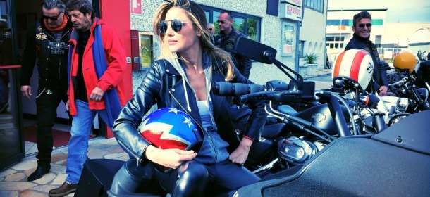 Anna Tatangelo protagonista di About Love: gli abiti da cupido 2.0