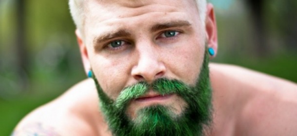 L'evoluzione della barba in technicolor: tinte fluo sui volti hipster [FOTO]