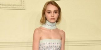 Lily Rose Depp sul red carpet dell'evento Chanel: stile di famiglia
