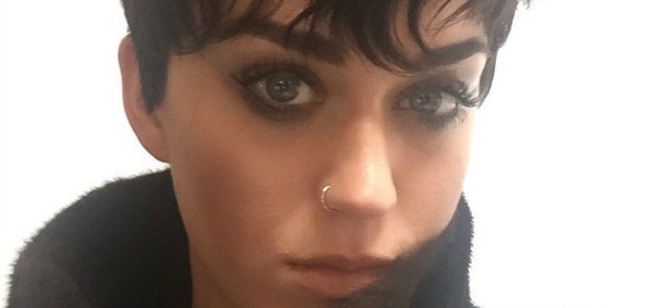 Katy Perry cambia look