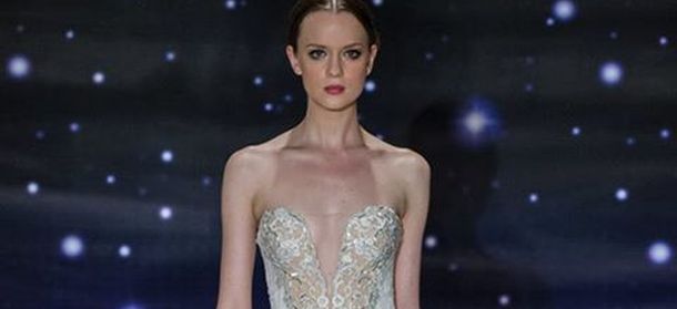 Abiti da sposa Reem Acra 2016: corpetti e pizzi per un trionfo della sensualità