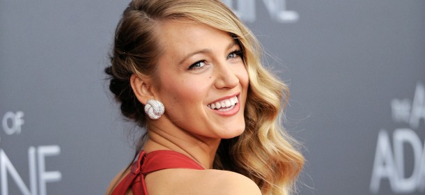 Blake Lively debutta come stilista e vende i suoi abiti online
