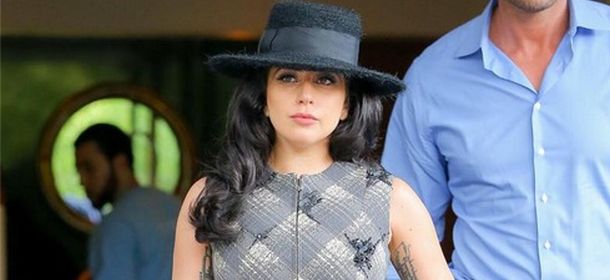 Lady Gaga cambia stile: ora sceglie il look bon ton