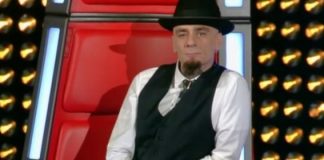 The Voice, il look di J-Ax: bretelle tranky funky e borchie rock'n'roll [FOTO]