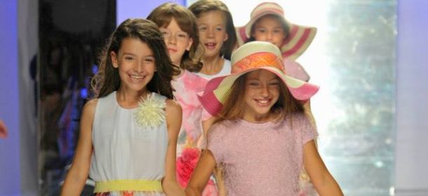 Pitti Bimbo, da Scervino a Manila Grace: la moda dei piccoli imita mamma e papà