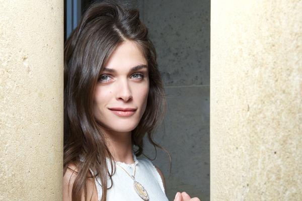 Elisa Sednaoui madrina della Mostra del Cinema di Venezia: ve la presentiamo