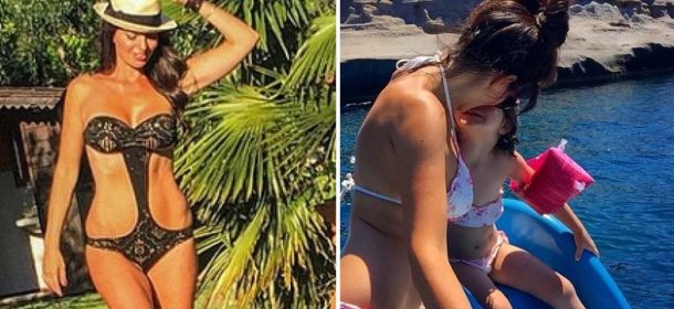 Laura Torrisi, trikini total black e bikini come la figlia: mix perfetto di sensualità e tenerezza