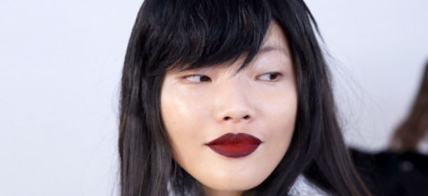 Smokey lips: il prossimo autunno la sfumatura si fa sulle labbra