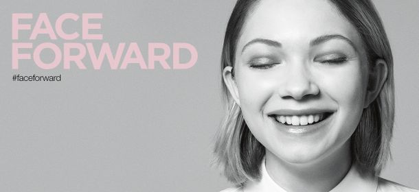 Clinique punta il dito su Tavi Gevinson, fashion blogger più influente del mondo [VIDEO]