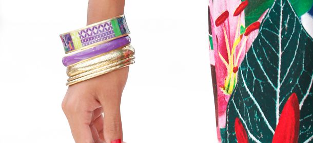 I saldi Desigual sugli accessori: collane e orecchini dal mood etnico e colorato
