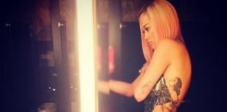 Rita Ora cambia look e sfoggia lo shatush arcobaleno [FOTO]