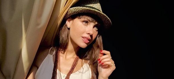 Adua Del Vesco, look fresco e sbarazzino per l'attrice siciliana