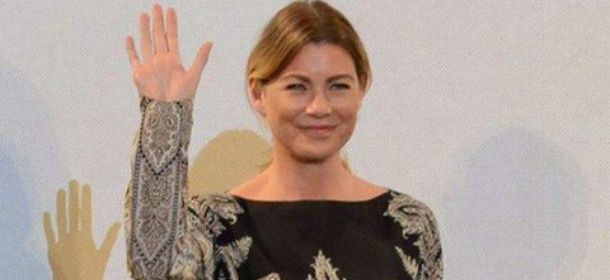 Ellen Pompeo: a 45 anni la svolta sexy. Nuda e tacchi a spillo [FOTO]