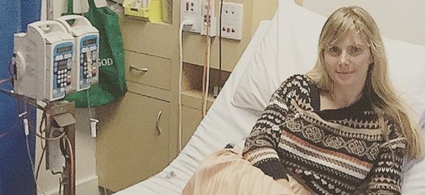Lisa Rossiter, la donna che ha sconfitto il cancro grazie alla moda [FOTO]