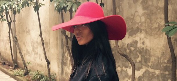 Naomi Campbell, la modella in topless su Instagram: foto censurata