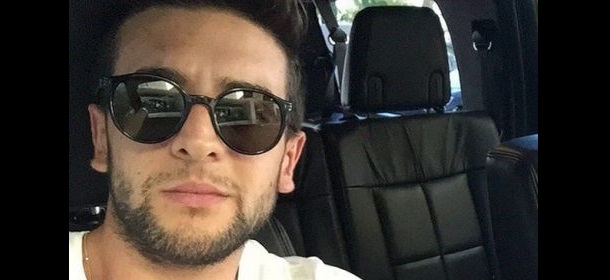 Piero Barone rivoluziona il suo look con la barba. Le fan si dividono