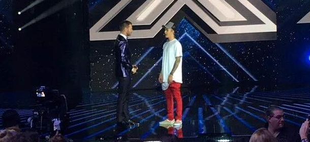 Justin Bieber (ancora) in rosso per XF9. Look promosso o bocciato?