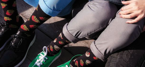Brekka, in arrivo la fast food collection con calze e cappellini [FOTO]