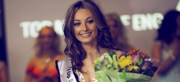 Chanttelle Ward, la modella sfigurata dal fidanzato vince Top Model of England
