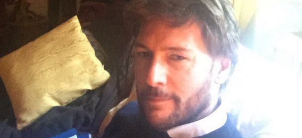 Roberto Farnesi, nuovo look con la barba: "Non per moda..."