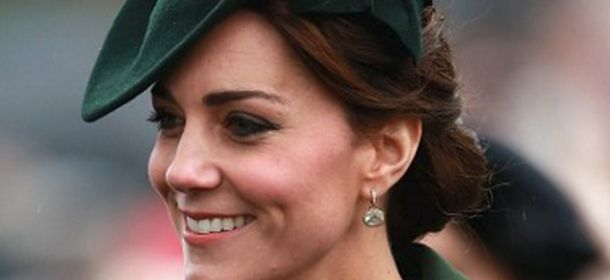 Kate Middleton, cappotto verde firmato Sportmax per la duchessa di Cambridge