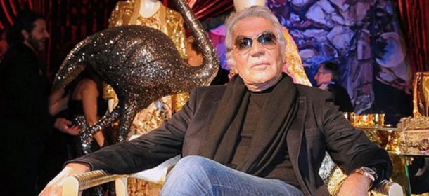 Roberto Cavalli, la collezione di Dundas aprirà la Milano Moda Uomo. E la depressione?