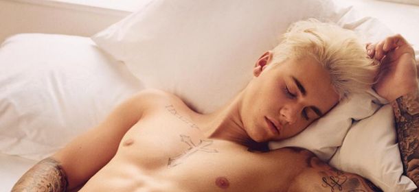 Justin Bieber e le nuove foto per Calvin Klein Underwear. Photoshop sì o no?