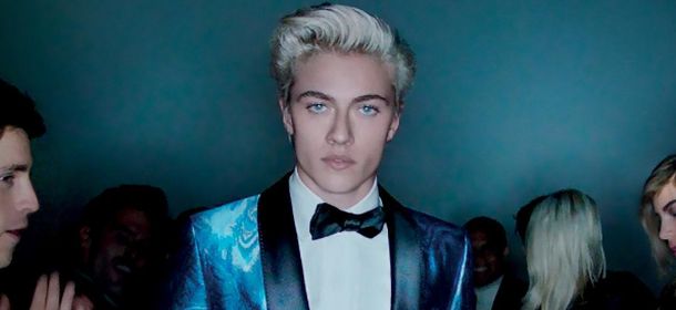 Tom Ford, Lucky Blue Smith per la Primavera/Estate 2016 [FOTO]
