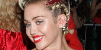 Moda Parigi 2016: Miley Cyrus contro le pellicce