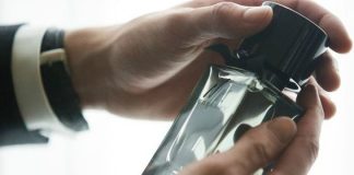 Mr. Burberry: il nuovo profumo di lusso ispirato all’iconico trench coat nero