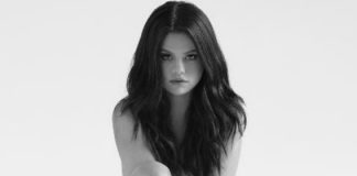 Selena Gomez: scatto in topless nel backstage degli iHeartRadio Music Awards