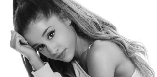 Ariana Grande: look da coniglietta sexy