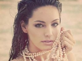 Kelly Brook tutta nuda su Instagram