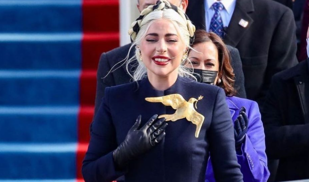 Lady Gaga indossa Schiaparelli all'Insediamento di Biden