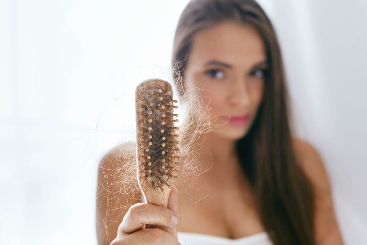 Capelli sulla spazzola
