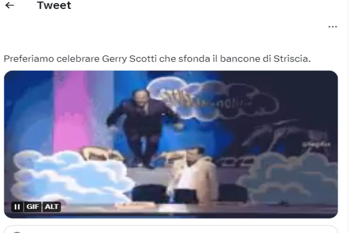 Gerry Scotti- Striscia la Notizia-Fonte Twitter