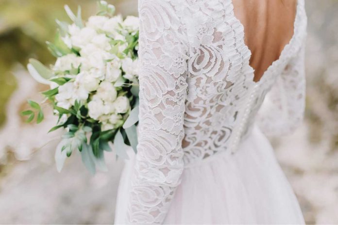Amiche della sposa in bianco