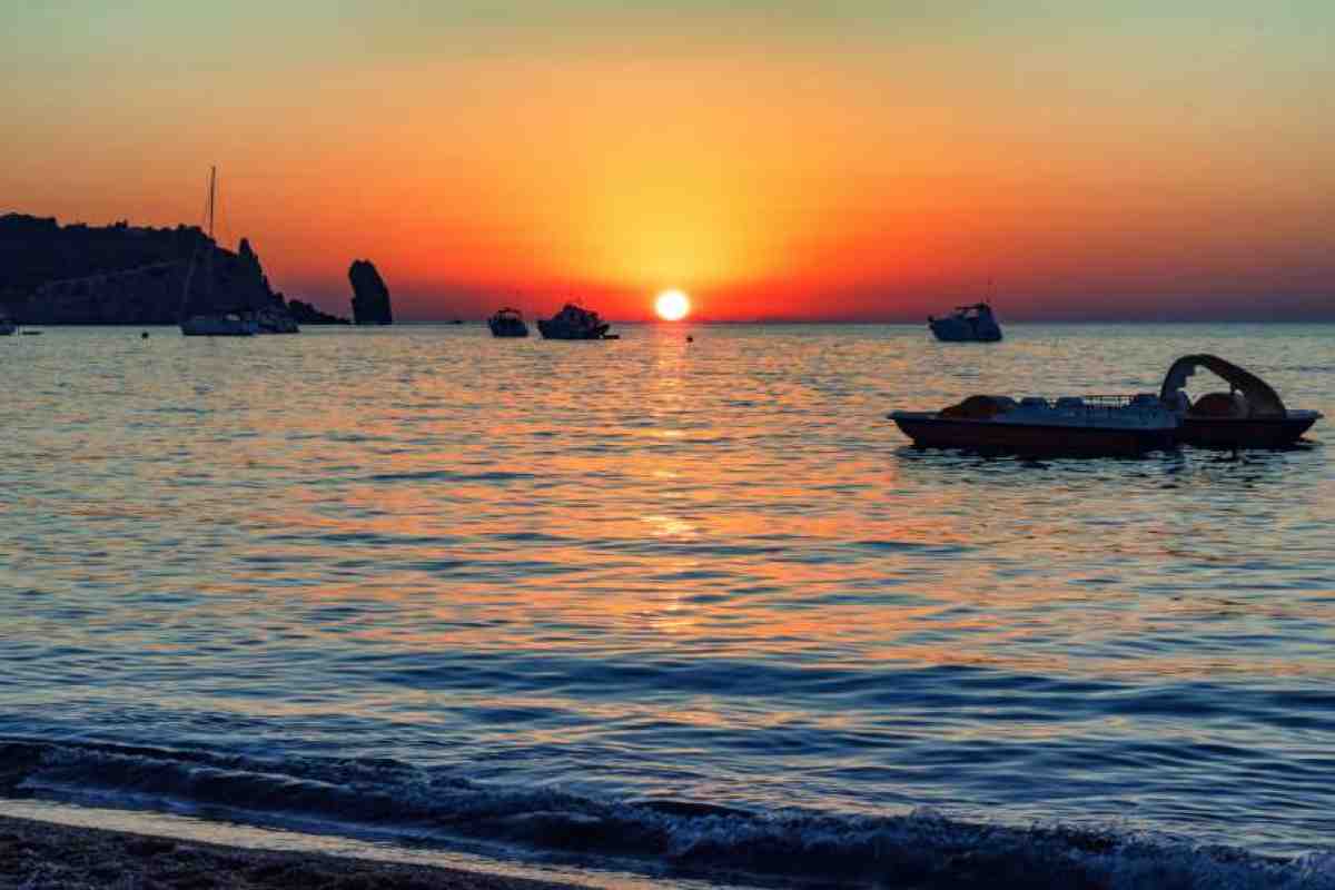 Tramonto sul mare