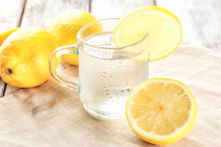 Benefici acqua e limone